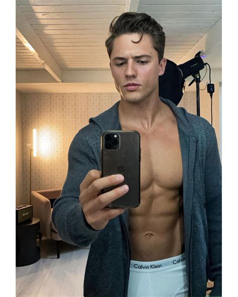 727 Hot Guy Selfie Stock Photos & High